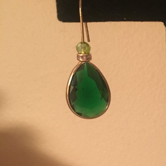 Green Earrings - Picture 2 of 3